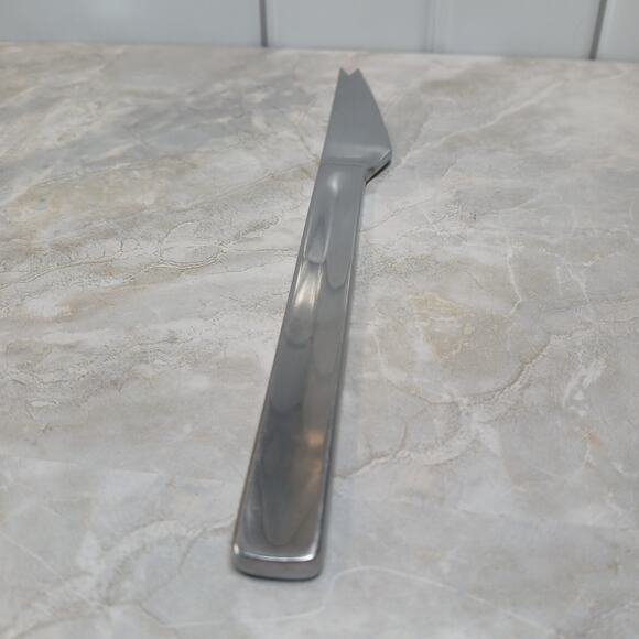 Vintage Stainless Finely Serrated Unique 2 Point Butter or Tomato Knife Unmarked - Picture 3 of 10